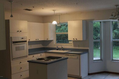 2415 Kitchen M