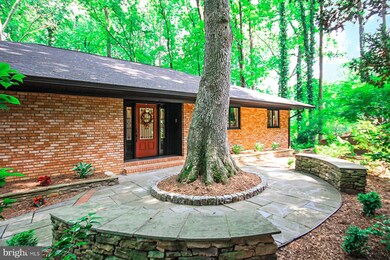 6355 Lakeview Dr, Falls Church, VA 22041 - photo 3