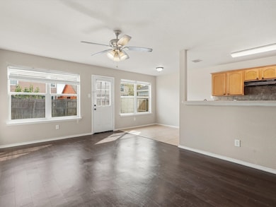 10713 Many Oaks Dr, Fort Worth, TX 76140 - photo 4