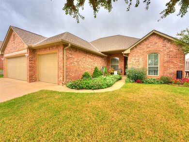7025 Cherokee Landing, Warr Acres, OK 73132 - photo 4