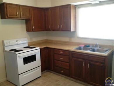 7103 SW Lario Ln, Topeka, KS 66619 - photo 3