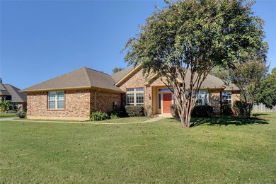 304 Casas Del Norte St, Granbury, TX 76049 - photo 2