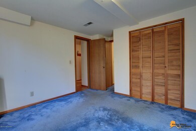 Downstairs bed 2