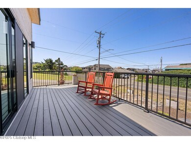 LIVINGROOM_DECK