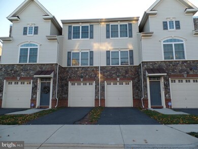 11193 Wortham Crest Cir unit 59, Manassas, VA 20109 - photo 2