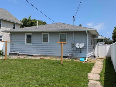 219 3rd Ave E, Cresco, IA 52136 - photo 2