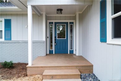 305 Camelot Dr, Statesville, NC 28625 - photo 2