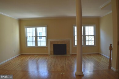 2391 Hunters Square Ct, Reston, VA 20191 - photo 4