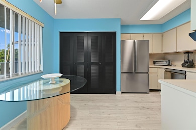 7286 Huntington Ln unit 402, Delray Beach, FL 33446 - photo 6