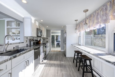 30 Lancaster Ave, Plymouth, MA 02360 - photo 4