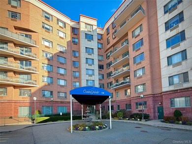 Ocean Grande unit 3N, Rockaway Park, NY 11694 - photo 3