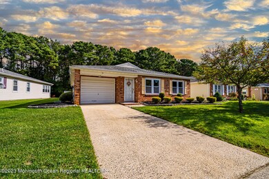 11 Lions Head Blvd S Brick-large-001-028