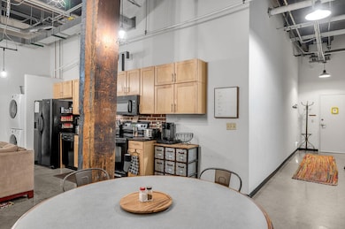 585 S Upper St unit 113, Lexington, KY 40508 - photo 5