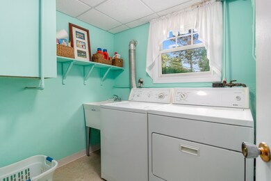 204 Sycamore Dr, Naperville, IL 60540 - photo 2