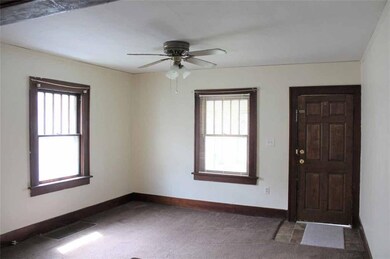 2336 E Grand Ave, Des Moines, IA 50317 - photo 4