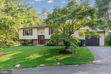 8849 Woodlawn Way, Springfield, VA 22153 - photo 2