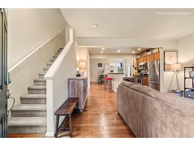 10564 NE Gateway St, Hillsboro, OR 97006 - photo 5