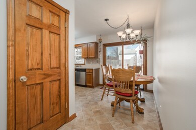 2011 Coral Ave, Aurora, IL 60506 - photo 7