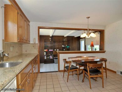 335 Garden City Dr, Cranston, RI 02920 - photo 6