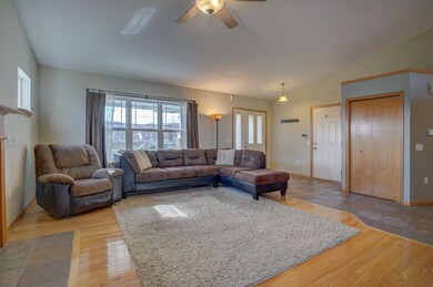 5216 Stoneman Dr, Fitchburg, WI 53711 - photo 2