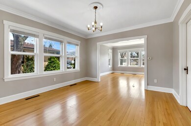 1684 Campbell Ave, Des Plaines, IL 60016 - photo 5