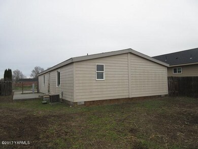 561-834382-back left