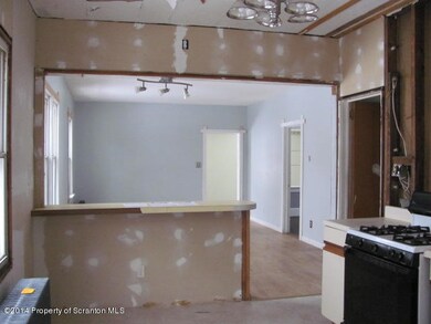 467 Owen St, Kingston, PA 18704 - photo 3