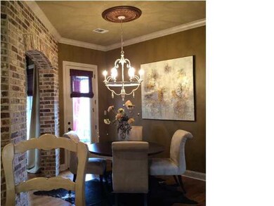 Beautiful Breakfast room.