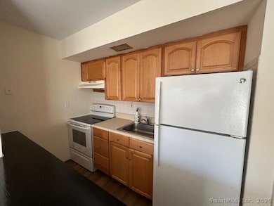 5 W Washington Ave unit 7, Stamford, CT 06902 - photo 3