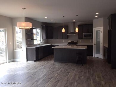 Kitchen & Breakfast Nook