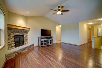 2864 Winterhazel Ln, Fitchburg, WI 53711 - photo 4