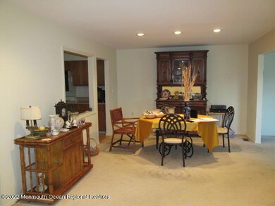 10A Yorkshire Dr, Monroe Township, NJ 08831 - photo 4