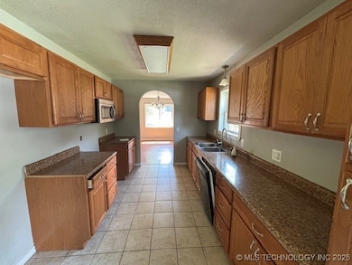 711 E Lucy Ave, Sallisaw, OK 74955 - photo 5