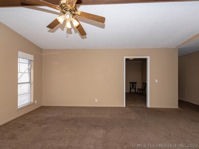 1688 S Sycamore Ave, Broken Arrow, OK 74012 - photo 5