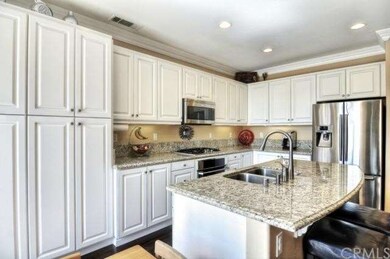 Absolutely gorgeous kitchen with center breakfast 