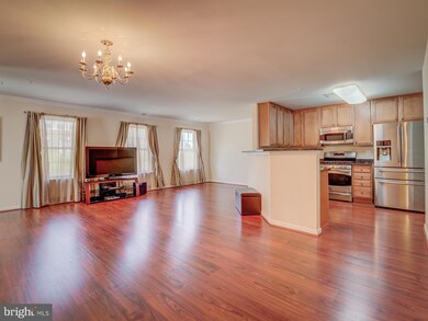 2858 Chinkapin Oak Ln unit 204, Woodbridge, VA 22191 - photo 3