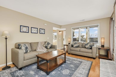 4676 Marquis Point, Saint Paul, MN 55122 - photo 6