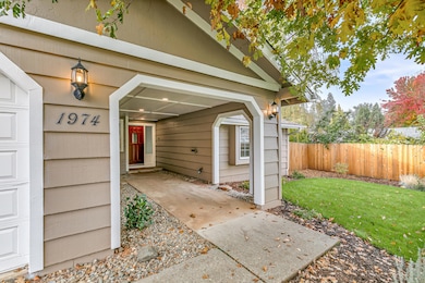 1974 Hamilton Ln, Grants Pass, OR 97527 - photo 6