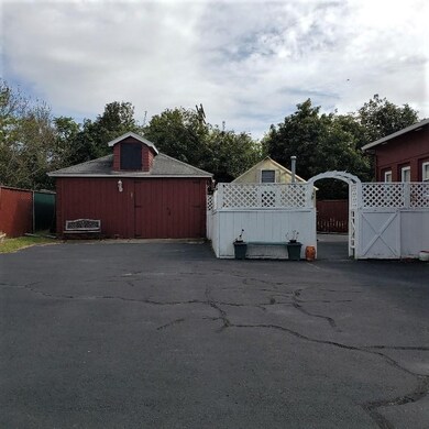 70 Pengrove St, Cranston, RI 02920 - photo 2