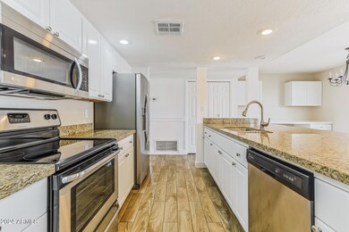 025-photo-kitchen-13981679