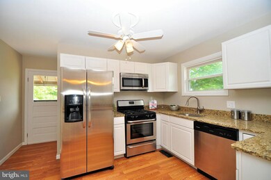 3811 Annapolis Rd, Halethorpe, MD 21227 - photo 7