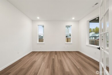 723 S Davis St unit 103, Buckley, WA 98321 - photo 2