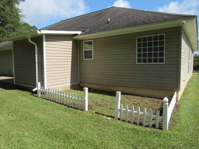 320 Pearson Ln, Douglas, GA 31533 - photo 3