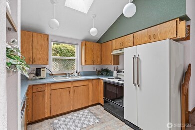 1225 Bay Loop SW, Tumwater, WA 98512 - photo 3