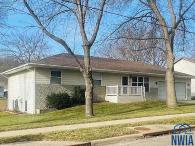 3301 Morgan St, Sioux City, IA 51104 - photo 2