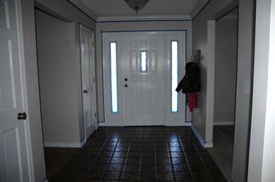 318 Village Dr, Parsons, KS 67357 - photo 2