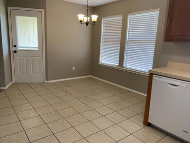 315 Preston Dr, Cleburne, TX 76033 - photo 4