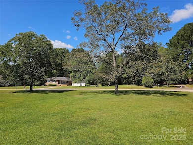 802 Linden Dr, Chester, SC 29706 - photo 5