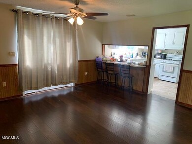 Living Rm- Kitchen