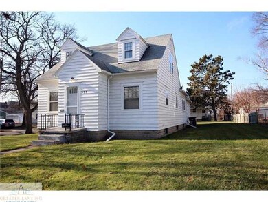 935 Princeton Ave, Lansing, MI 48915 - photo 2